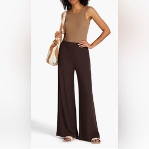 L'AGENCE Crawford Ribbed Stretch-Modal
Jersey Wide-leg Pants
Size: M
$109 $195